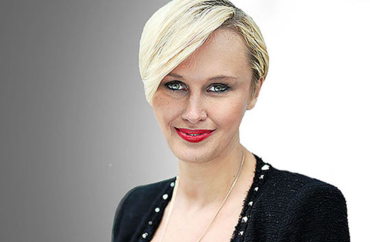 Kurzes Haar, blond und sexy Kurzhaarfrisur. Friseur Frankfurt Vis-a-Vis Frankfurt Riederwald